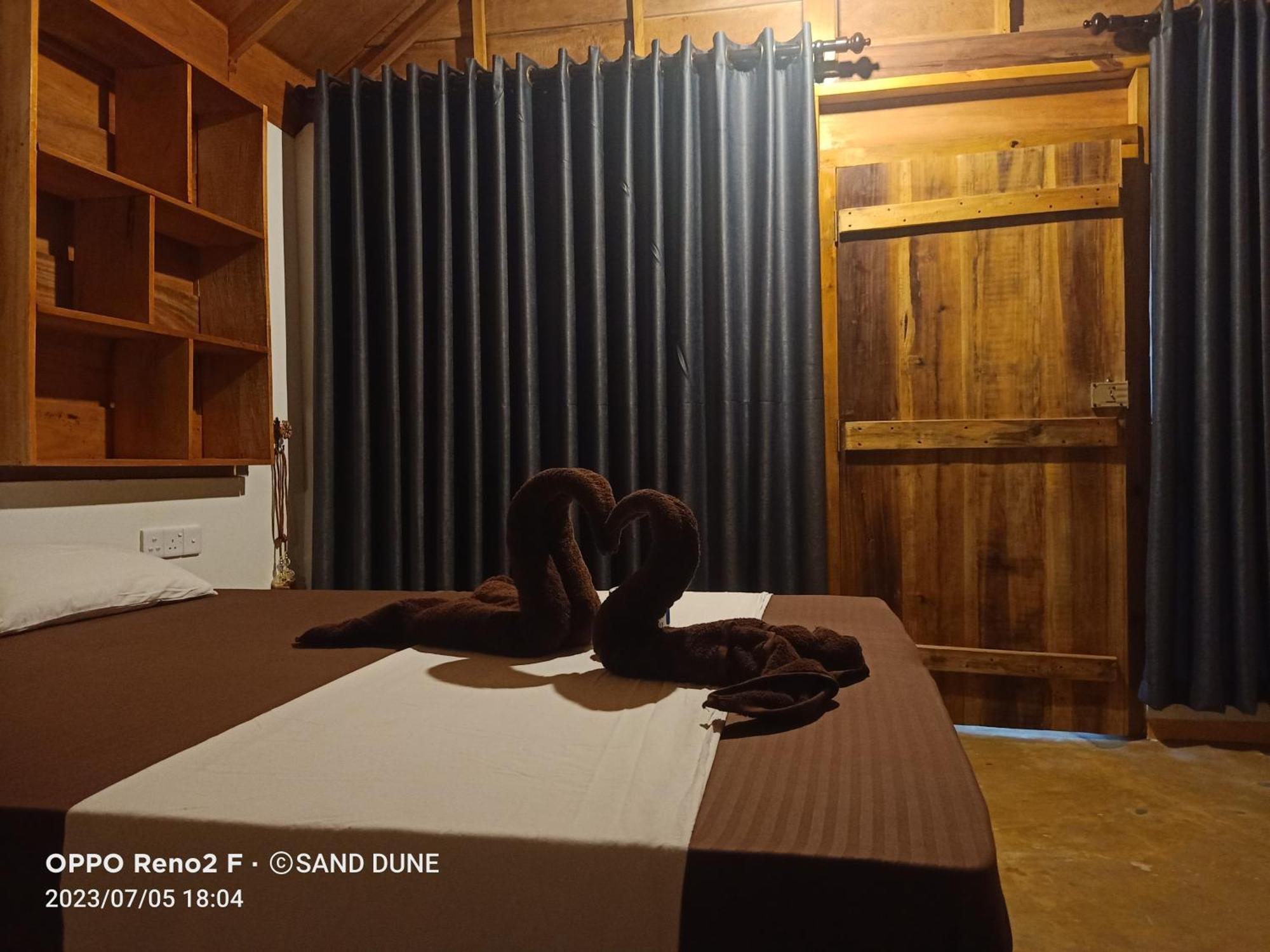 Sand Dune Beach Resort & Surf Camp Arugam Bay Eksteriør billede