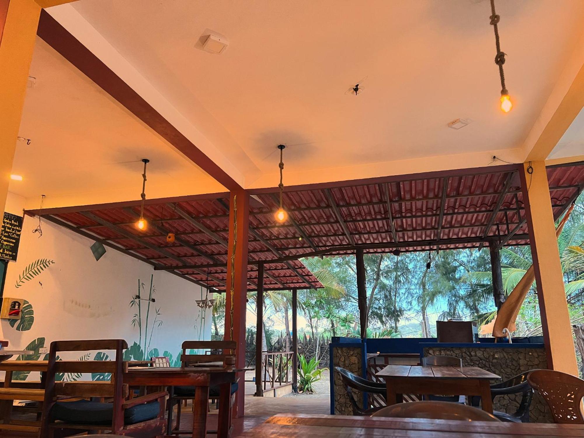 Sand Dune Beach Resort & Surf Camp Arugam Bay Eksteriør billede