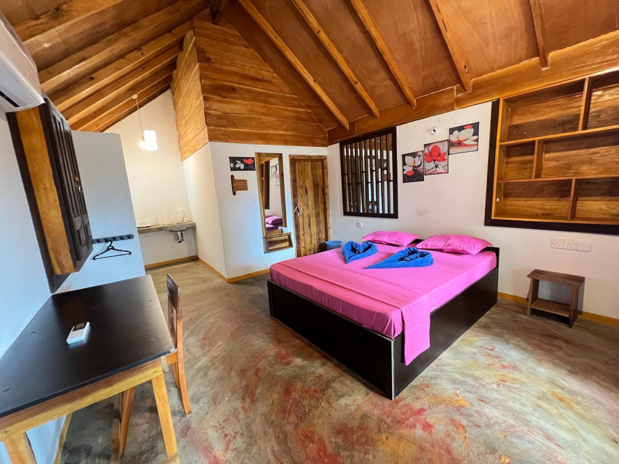 Sand Dune Beach Resort & Surf Camp Arugam Bay Eksteriør billede