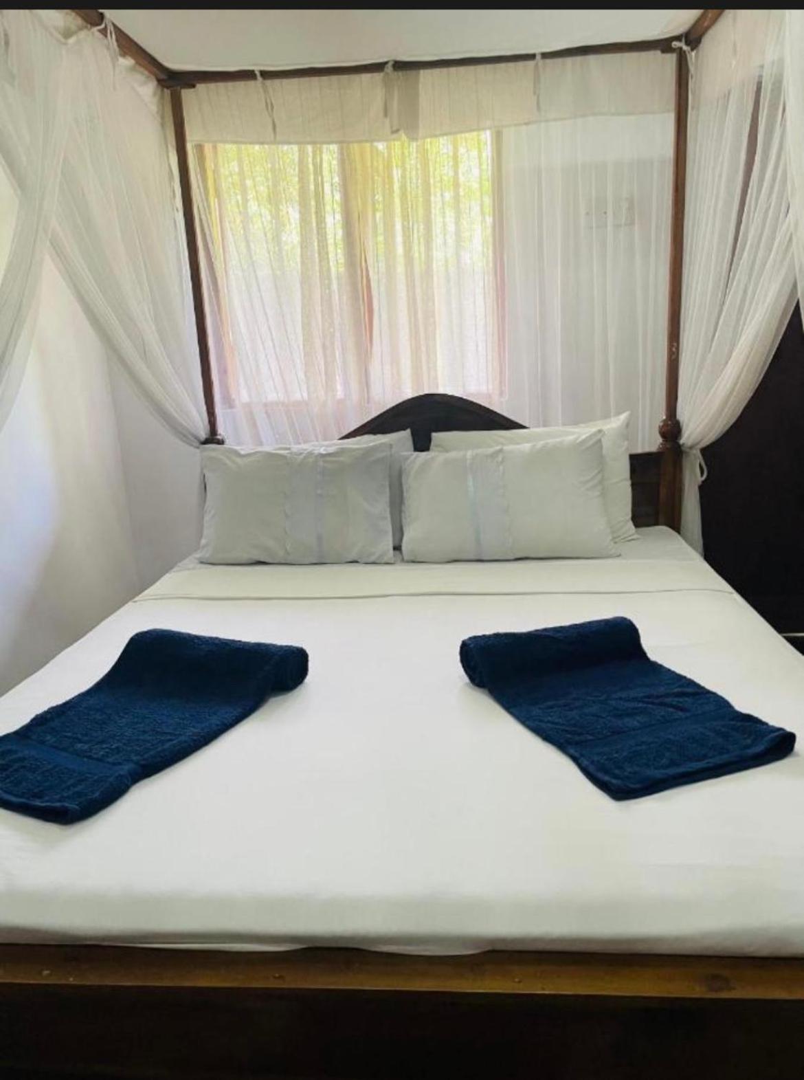 Sand Dune Beach Resort & Surf Camp Arugam Bay Eksteriør billede